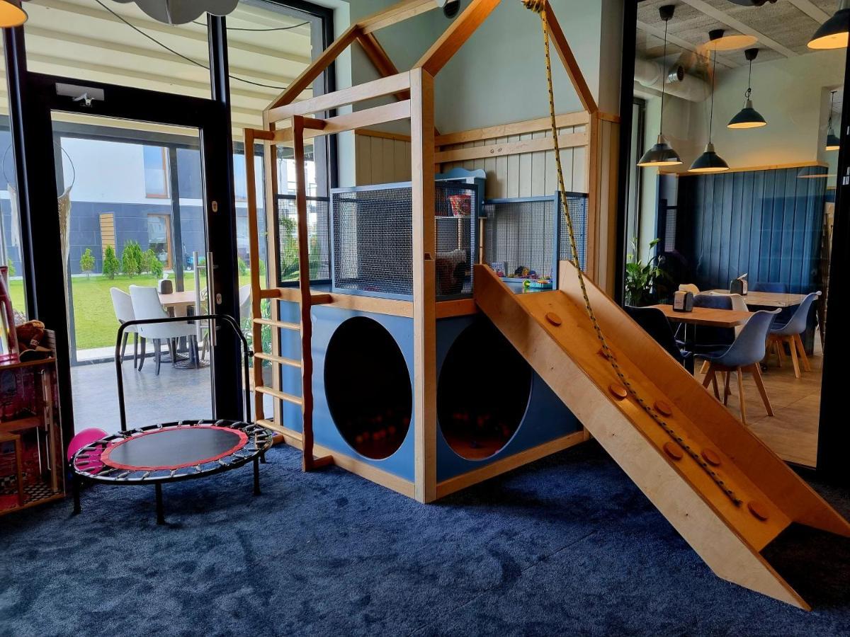 Apartamenty Przystanek Plaza サルビノボ エクステリア 写真