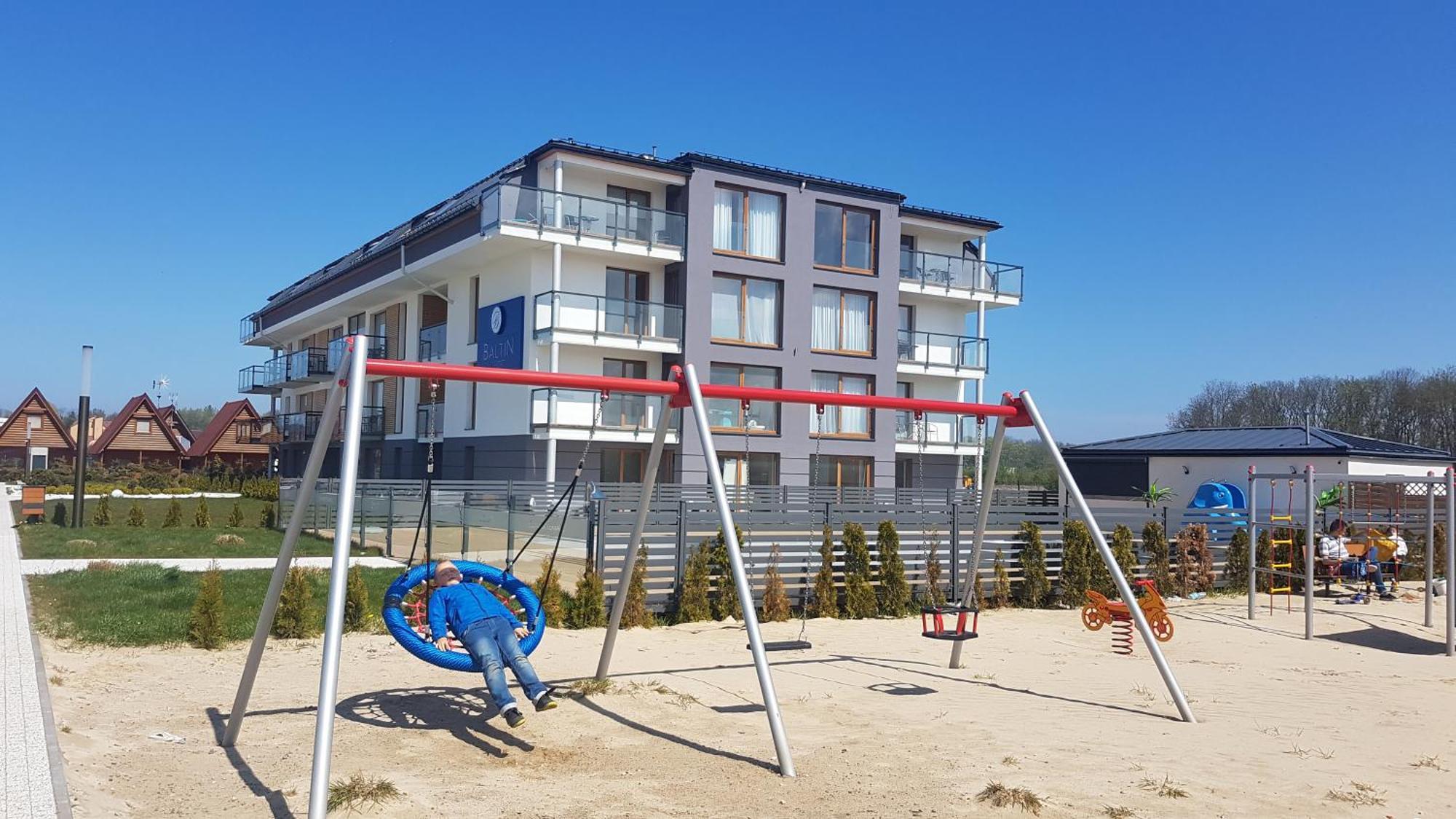 Apartamenty Przystanek Plaza サルビノボ エクステリア 写真